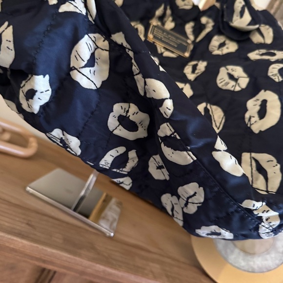 Marc Jacobs Black and Cream Tote Bag - Picture 8 of 13